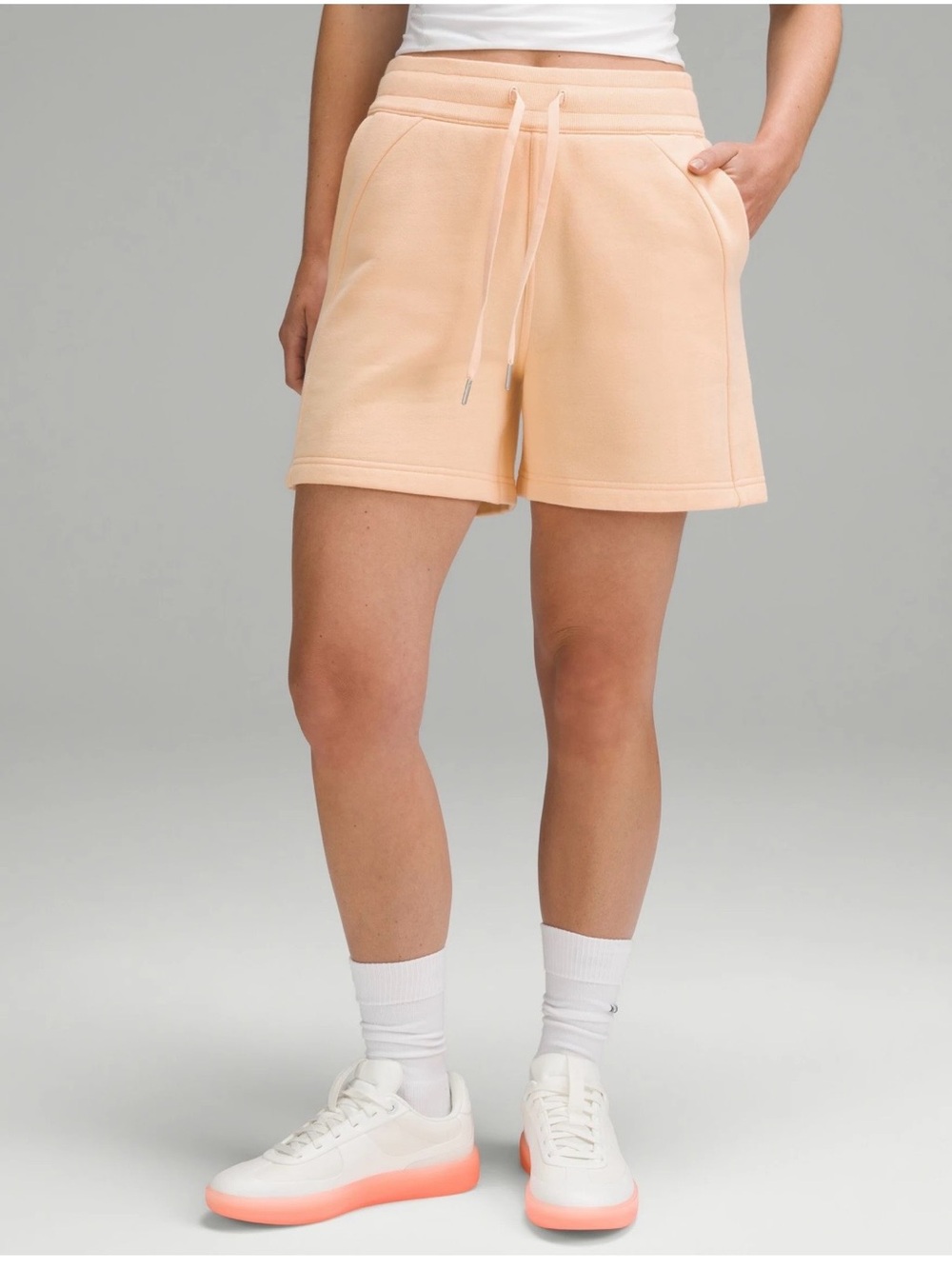 Lululemon Scuba High-Rise 5” Peach Drawstring Athletic Shorts Size 6 Relaxed Fit